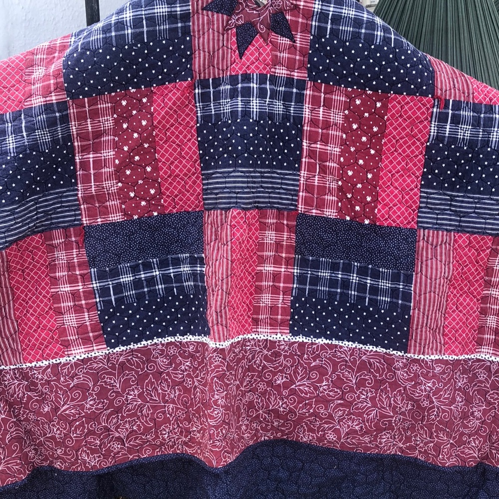 Country Living , Queen Americana Bedspread